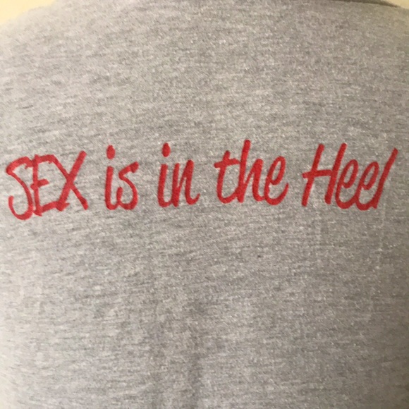 Kinky Boots Gray Graphic Musical Tee Sz. Small - Picture 3 of 4